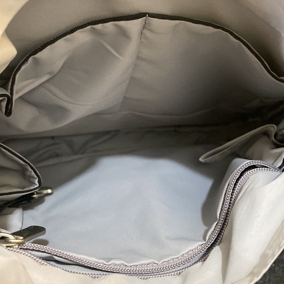 TRAVELON • CROSSBODY • adjustable strap - Picture 9 of 11